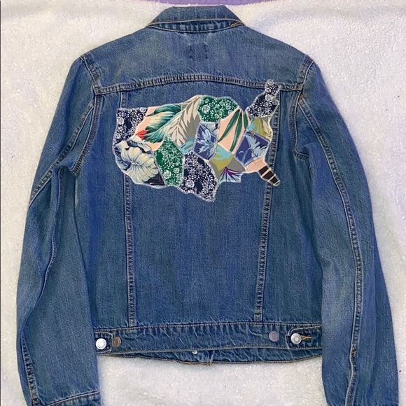 Denim Gap jean jacket size Medium - Picture 2 of 3